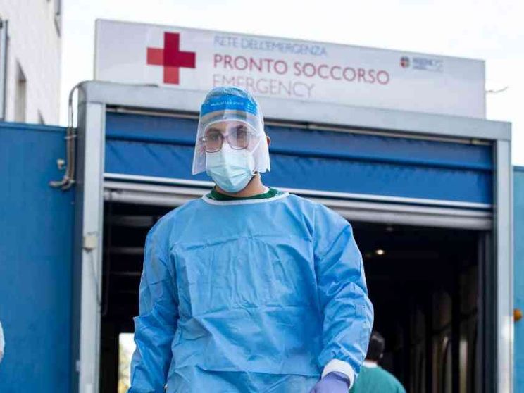 Servono infermieri, ma negli ospedali li trattiamo male. E “fuggono”