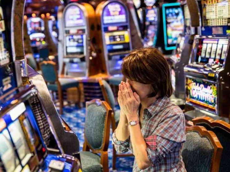 Azzardo, milioni i soggetti a rischio. «I calciatori? La punta dell’iceberg»