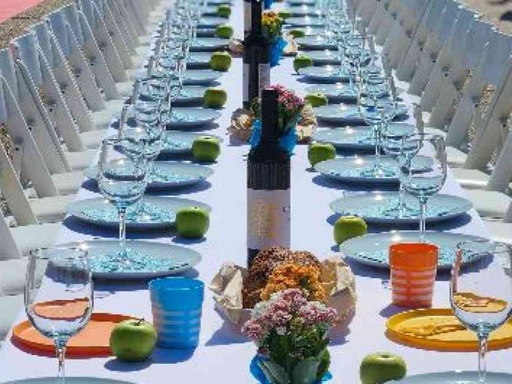 Shabbat, una tavola apparecchiata per gli oltre duecento ostaggi di Hamas