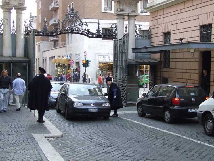 Il Vaticano inizia a pubblicare gli annunci di lavoro