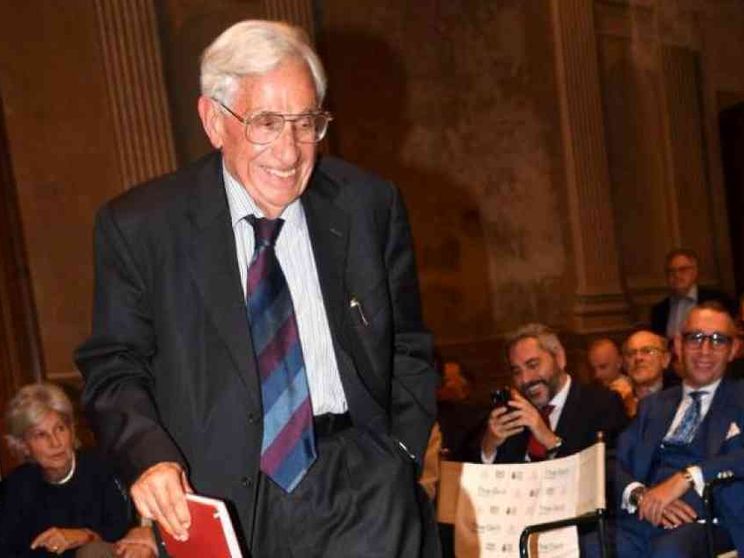 Fazio: «Ecco come si può riformare l'euro»