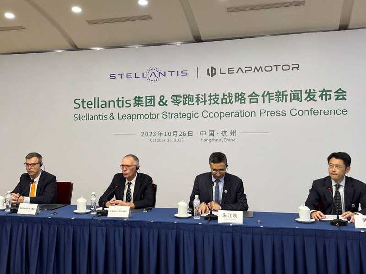 Stellantis investe in Cina, ma Leapmotor crolla a Hong Kong