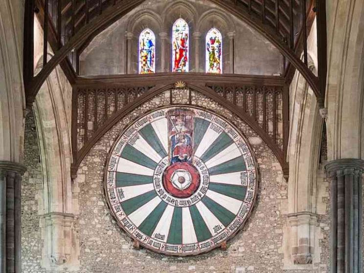 L’Inghilterra cerca radici lungo le strade di re Artù