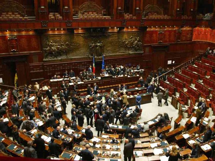 Educazione sessuale a scuola: perché le forze politiche sono divise