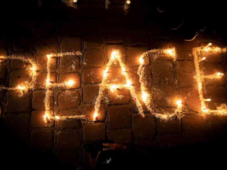 Preghiera e digiuno, il mondo prova a fermarsi per la pace