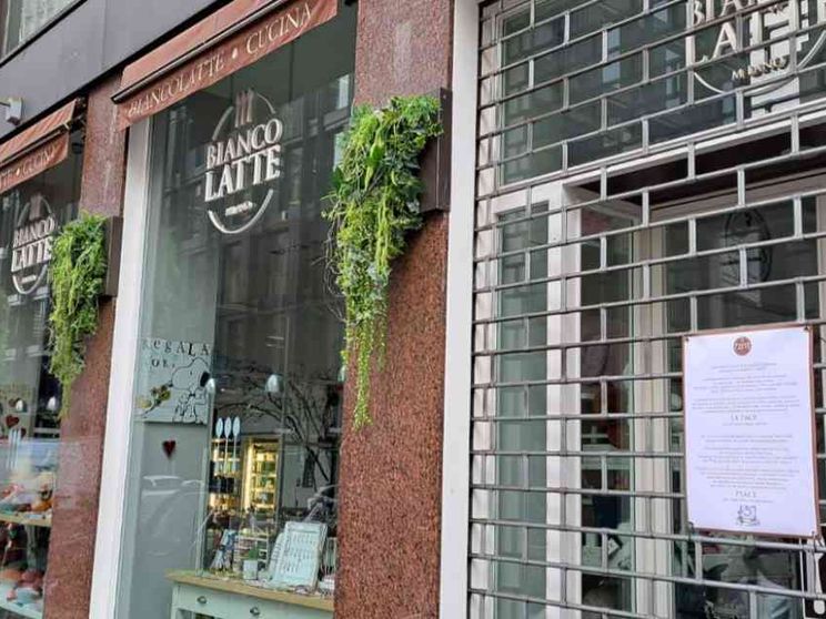 Biancolatte, il locale del centro di Milano "chiuso per pace"