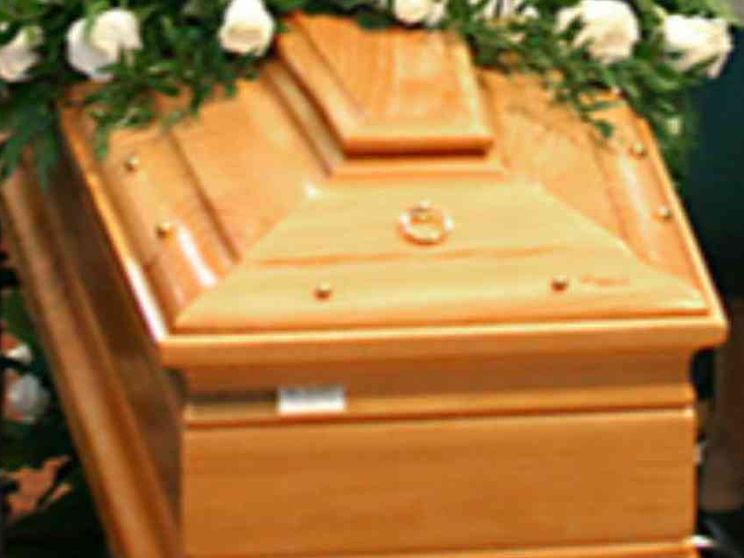 Cento euro per un funerale: la vicinanza del vescovo al parroco arrestato