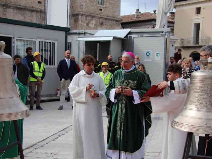 A Norcia la prima messa nella basilica di San Benedetto
