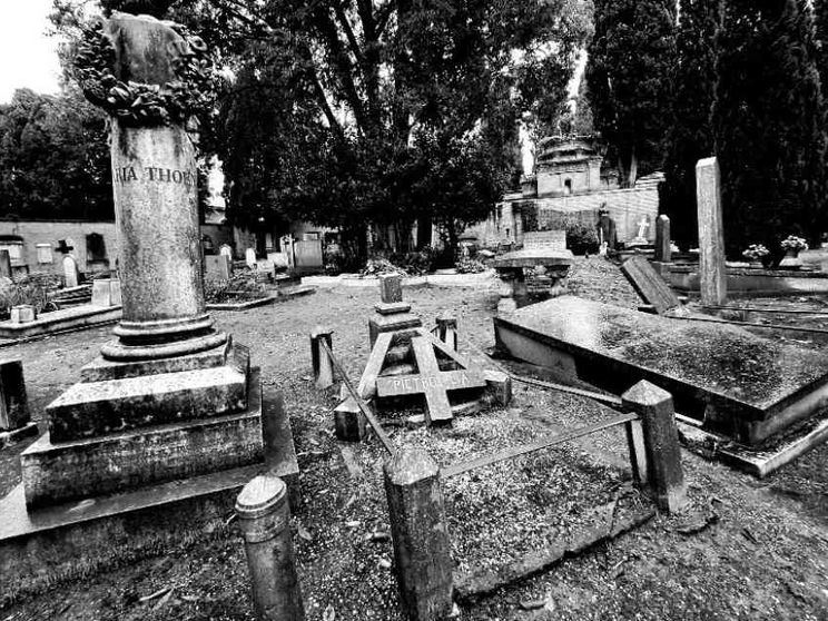 Scrittori e lutto: quando l’addio fa male, la scrittura è la medicina