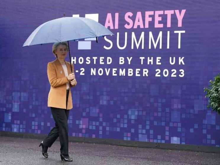 Intelligenza artificiale, il mondo ora vuole regolarla. Ma come?