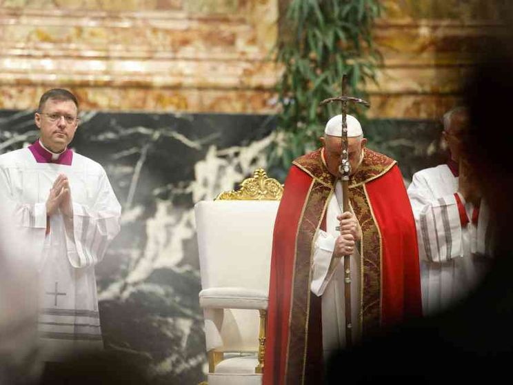 «Papa, cardinali e vescovi siano tutti umili lavoratori»