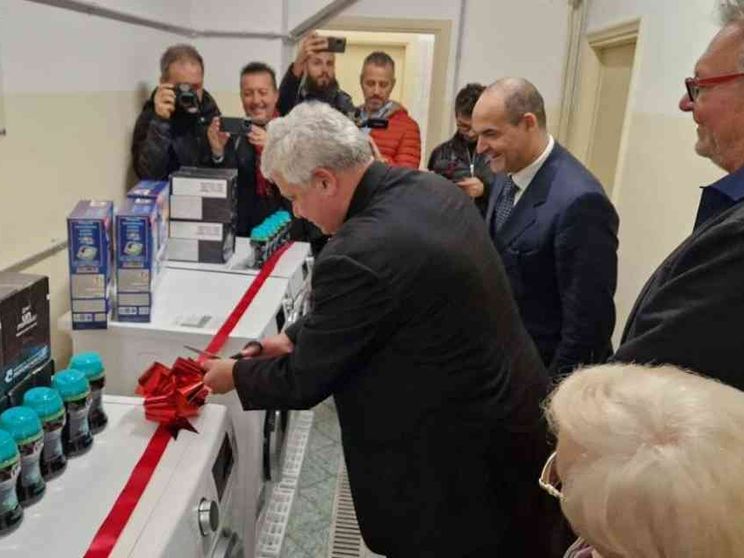 Aperte due “lavanderie di papa Francesco”, aiuto concreto ai più poveri