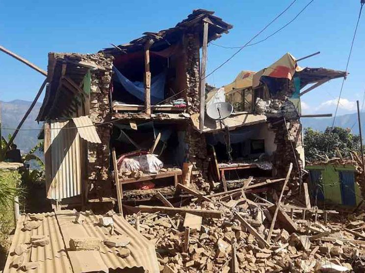 Un altro tremendo terremoto in Nepal: oltre 140 morti