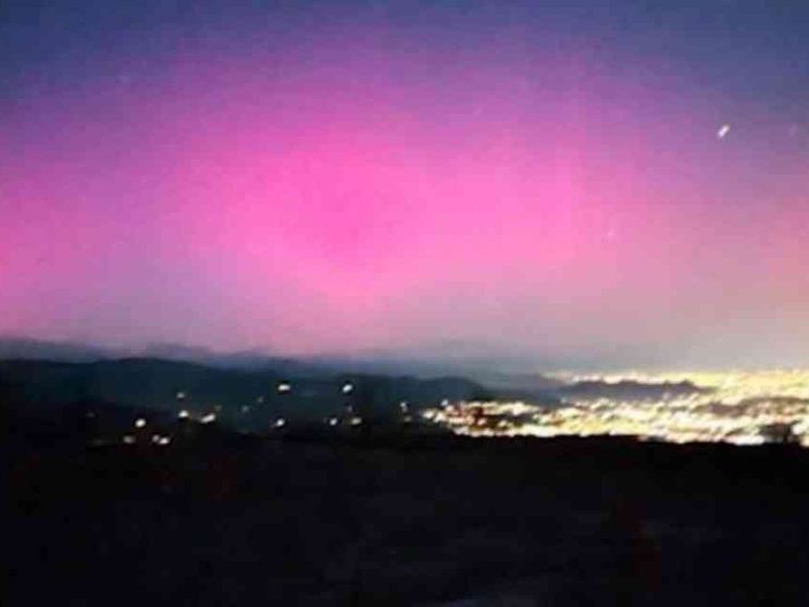 L'aurora boreale sulle Alpi: da cosa dipende (e perché è una rarità)