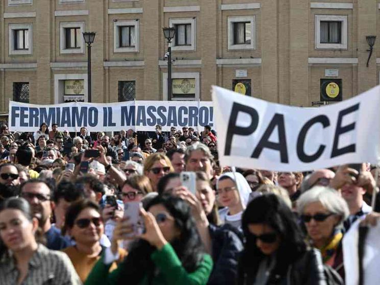 Appello del Papa: «Vi prego di fermarvi in nome di Dio, cessate il fuoco!»
