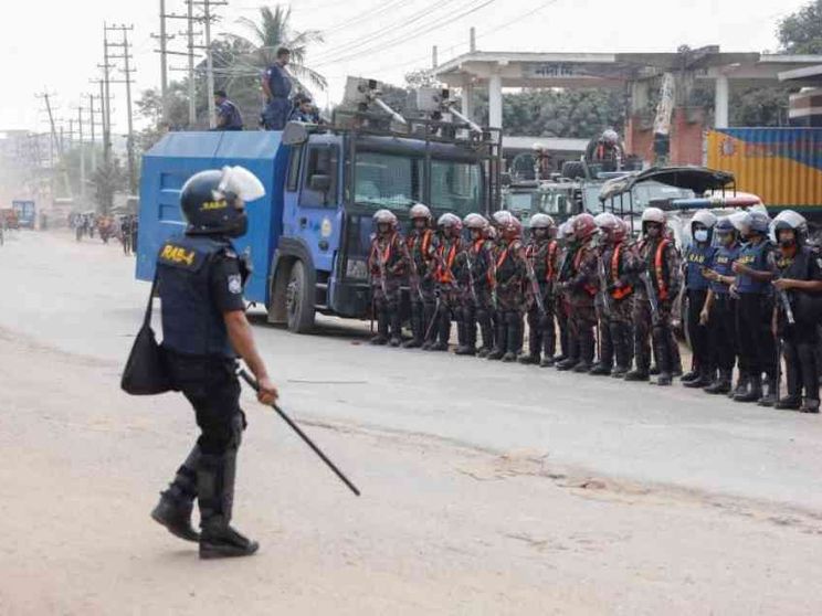 La protesta degli operai infiamma il Bangladesh. Cosa sta succedendo