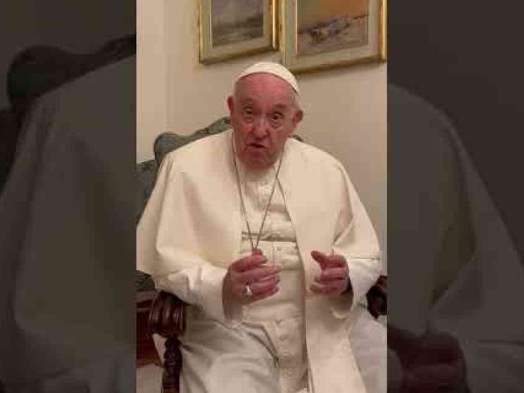 Il Papa: «Vicino all’Ucraina. Andate avanti. La speranza non delude»