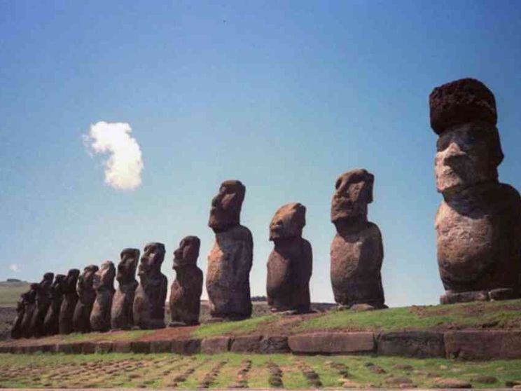 Gli alberi e il declino di Rapa Nui: beni comuni che si devono salvare