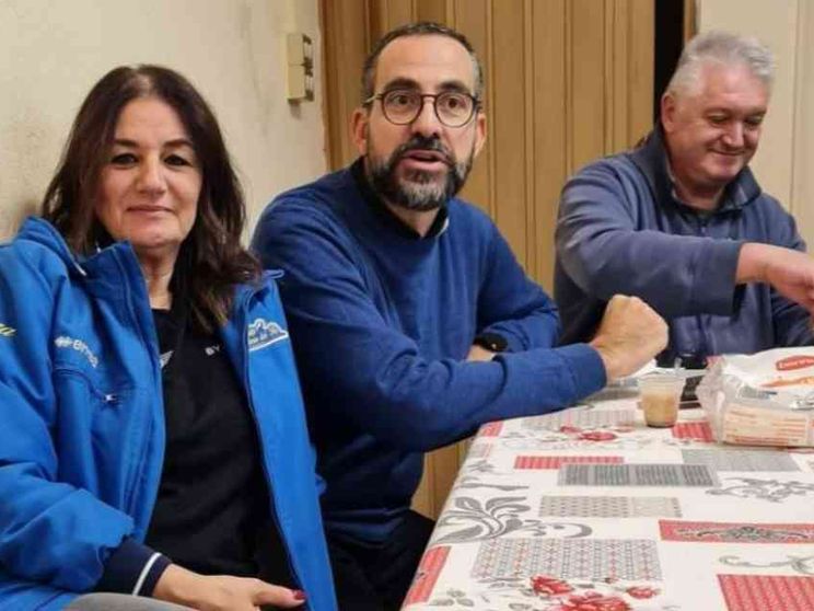 Chiude l'unico bar del paese, apre il "Caffè del Don"