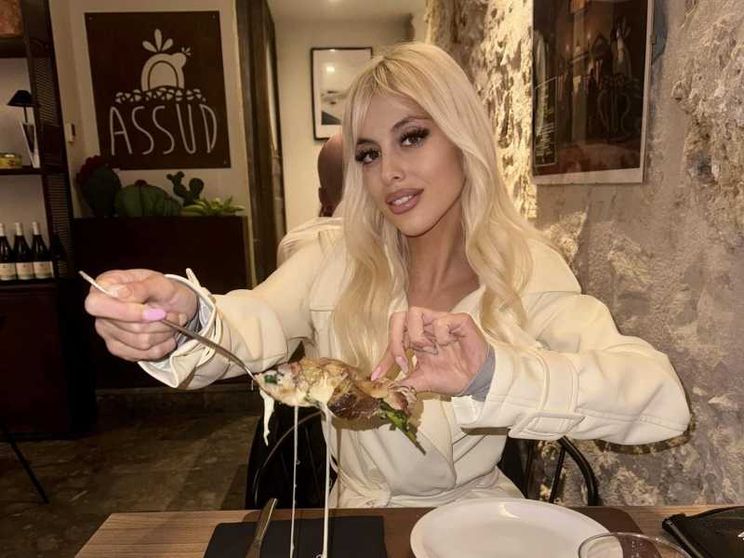 «Post pubblicitari e follower falsi»: l'Antitrust indaga Asia Valente e Instagram