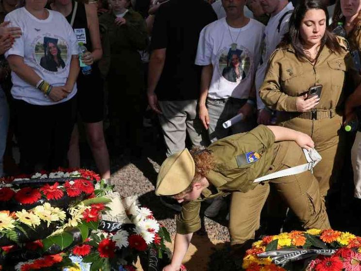 Si dice "soldata" e "soldatessa"? Per la linguista Gheno, buona la prima