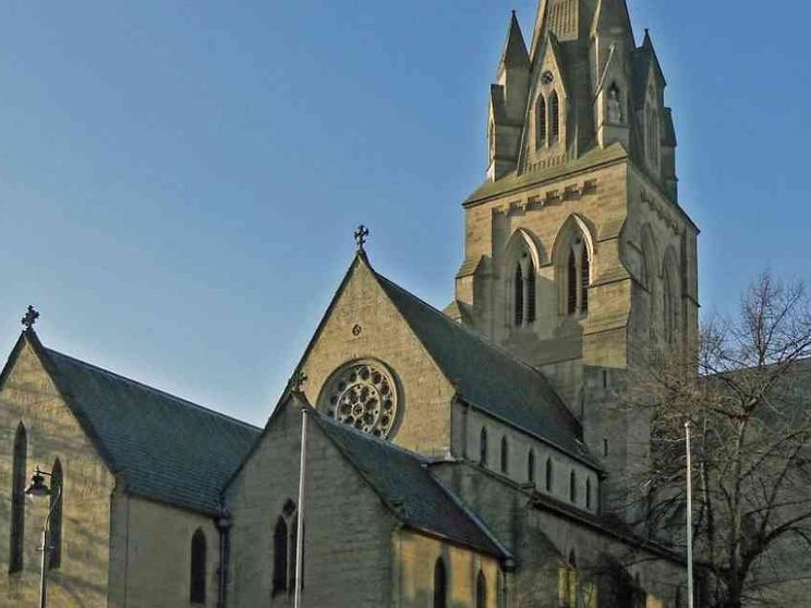 Il 1° dicembre il funerale di Indi. Presente anche il governo italiano?