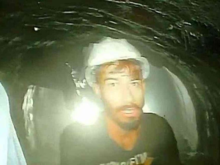 Paura e speranza, le prime immagini degli operai intrappolati