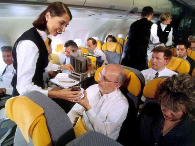 Piloti e assistenti di volo pronti al "decollo"