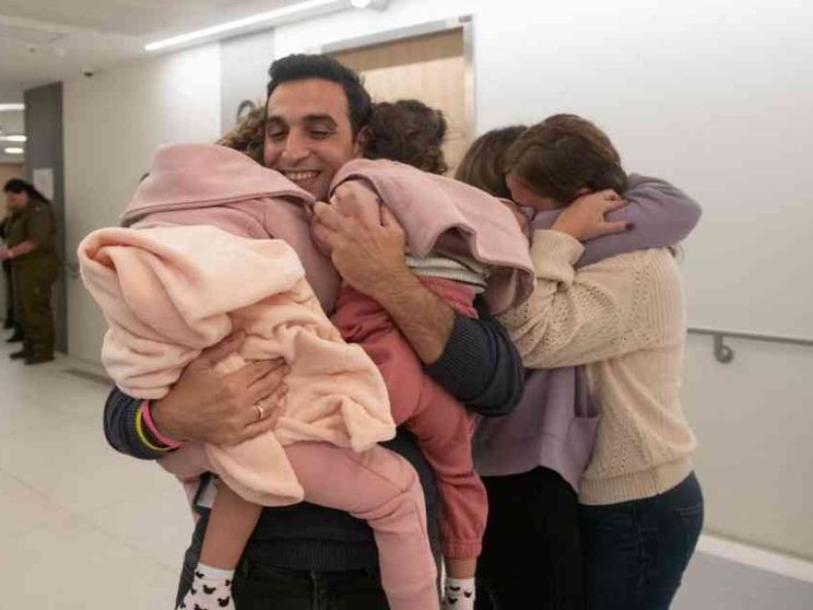 Dopo l'incubo, ecco chi sono i 13 ostaggi israeliani liberati