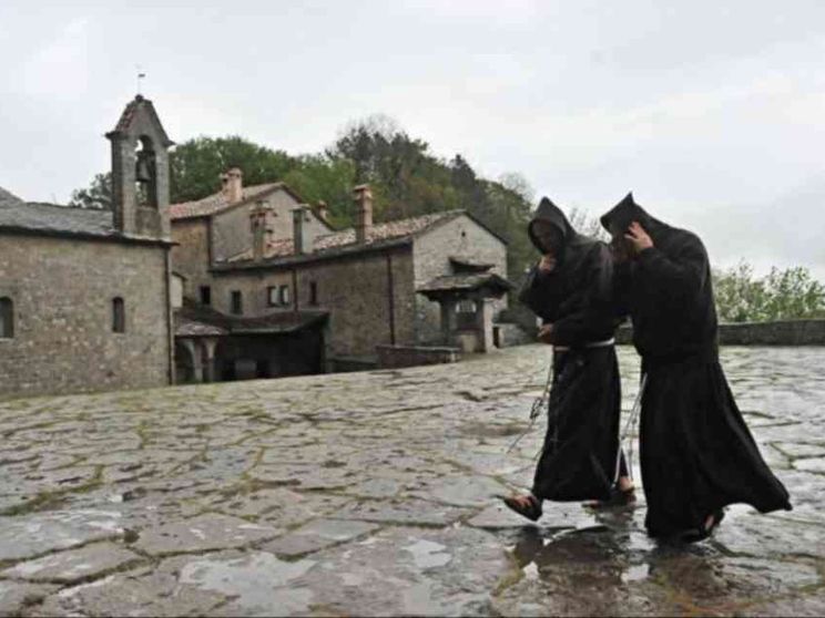 La Regola francescana ha 800 anni. Ecco il messaggio del Papa