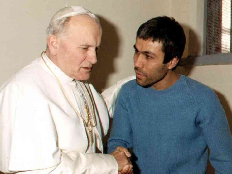 Ali Agca ha cambiato nome: ora è il “leone”