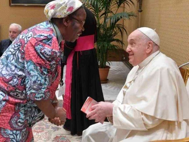 Papa Francesco parla ai teologi: «Un errore maschilizzare la Chiesa»