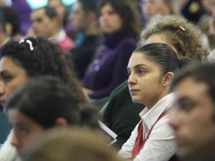 Così la filosofia ci guida a passare dall'io al noi