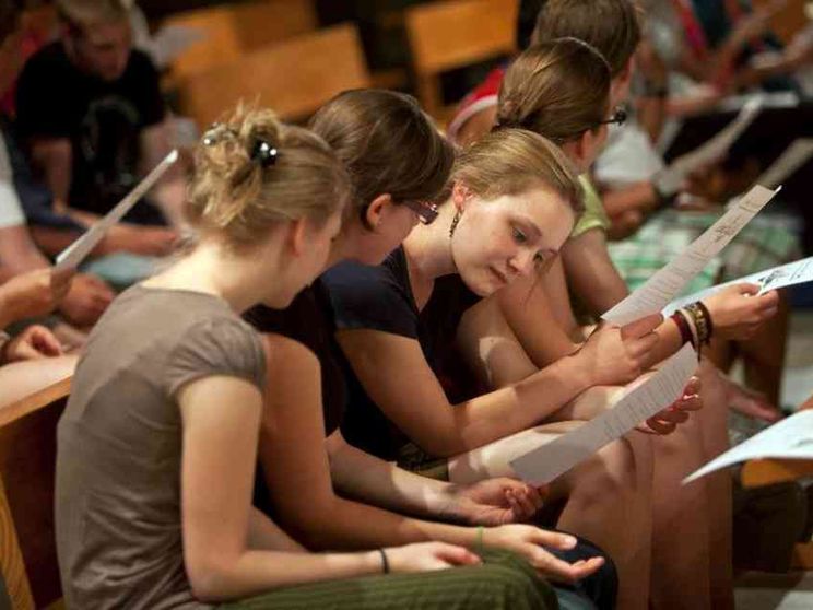 Nelle domande dei giovani c'è la Chiesa di domani