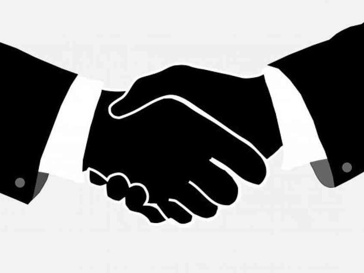 Sono quindi coopero: se identità è (anche) dirsi un ciao sul pianerottolo