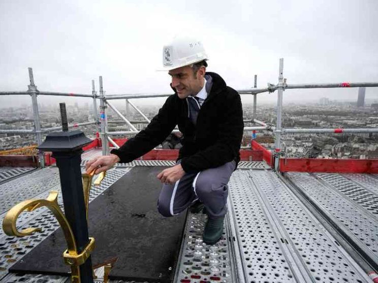 Tra un anno la riapertura di Notre-Dame. E Macron invita il Papa