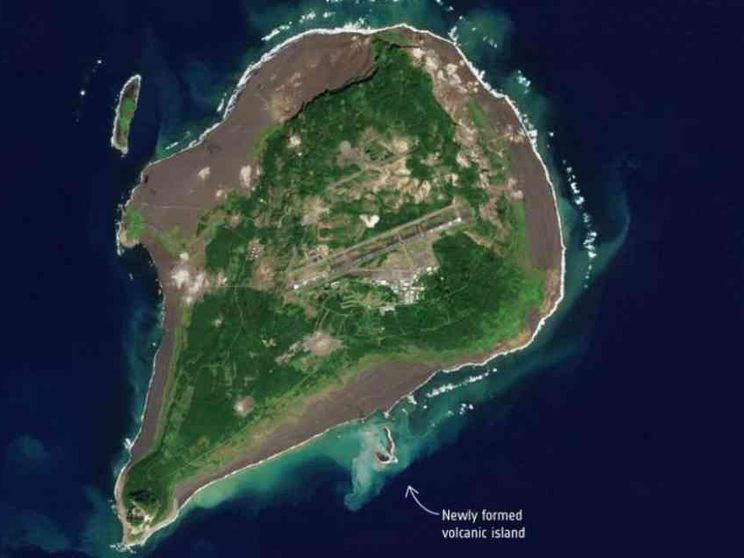 L'isola che non c'è (nata da un'eruzione) resiste all'erosione del mare