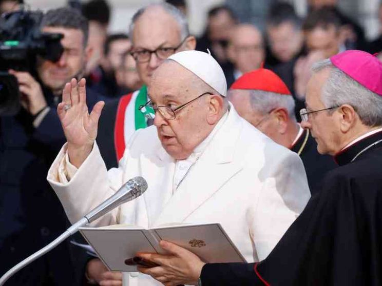 Il Papa prega per la pace e per le donne vittime di violenza