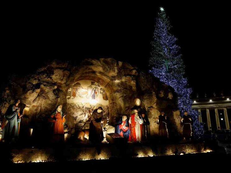 «Presepe e albero ci fanno pensare ai bimbi in Terra Santa e all'ecologia»