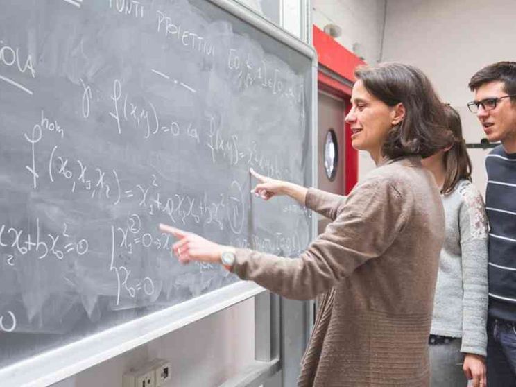 Scuola, concorsi per 30mila insegnanti. Tra le prove la lezione simulata