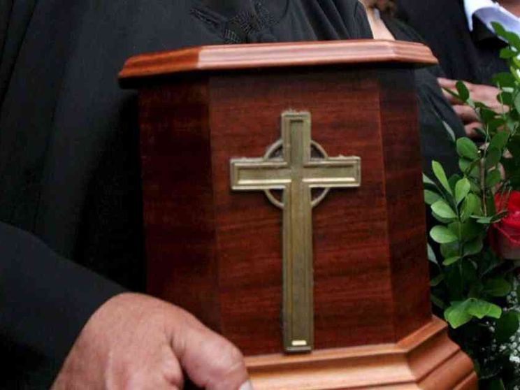 In casa o in luogo sacro: perché le ceneri dei defunti non vanno disperse