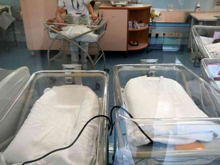 «Adozioni forzate, 30mila neonati sottratti alle madri». Le scuse dei vescovi