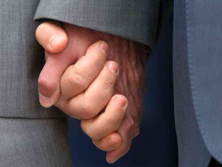 Coppie “di fatto” e dello stesso sesso, sì alla benedizione