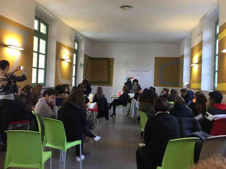 Il mondo oltre il carcere. Percorsi alternativi per 133mila persone