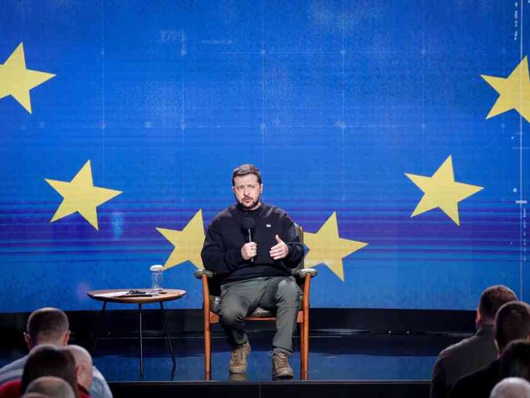 Zelensky: «L'esercito vuole mobilitare 500mila persone»