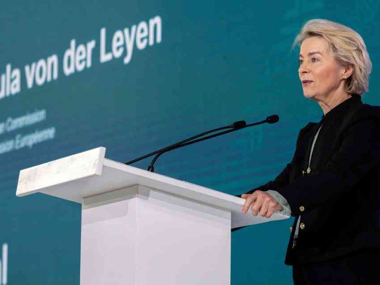 Guerra dei dazi Ue-Usa, Bruxelles prolunga la tregua