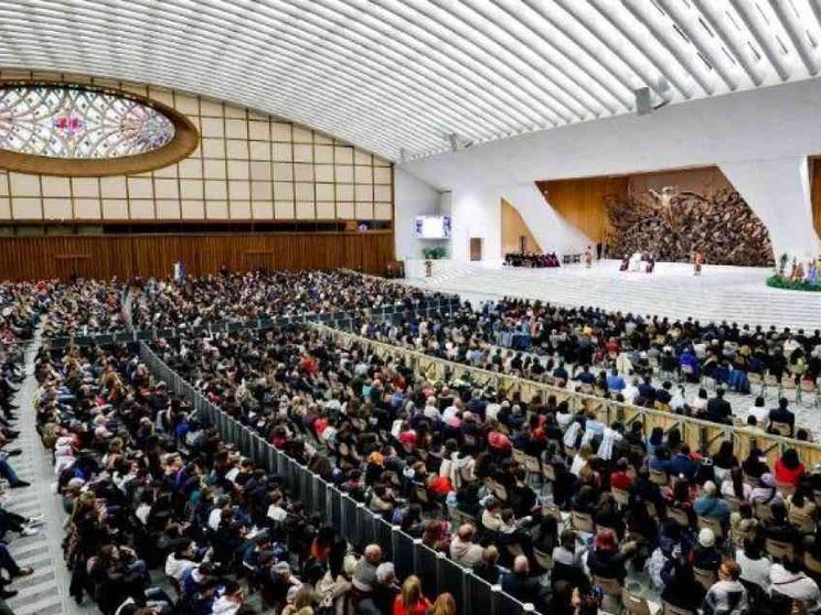 «Bene cresce in silenzio. Occhio ai social luogo del trucco»