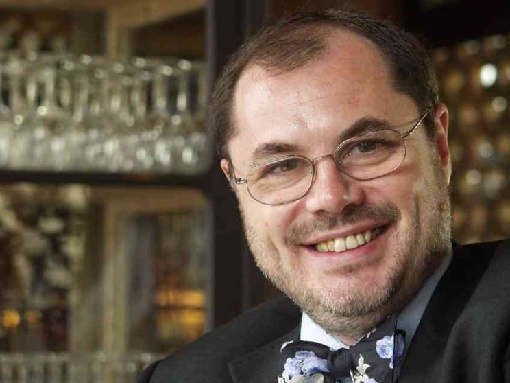 Per il pranzo di Natale una tavola sobria