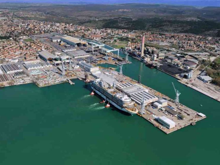 Viaggio a Monfalcone: i cantieri, i luoghi della preghiera negata, la Chiesa