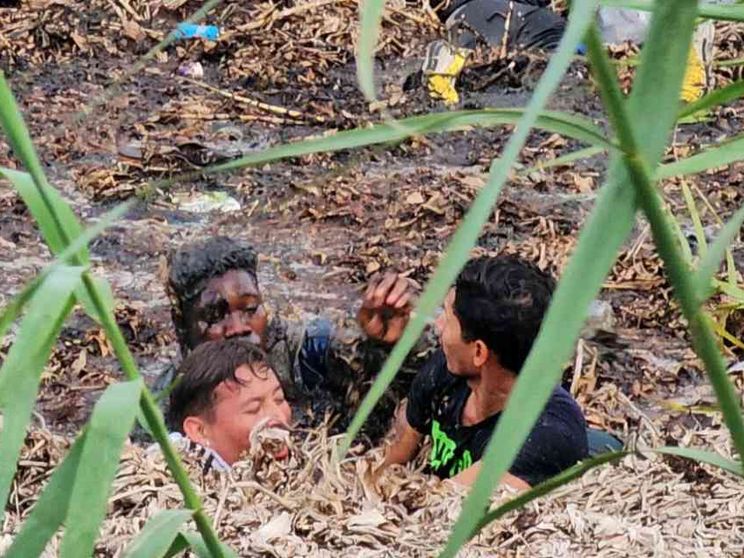 Messico-Usa: ogni giorno 10mila migranti tentano di passare il confine